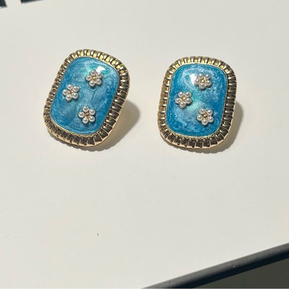 🌸Vintage style enamel pearl Floral Earrings - Picture 2 of 4